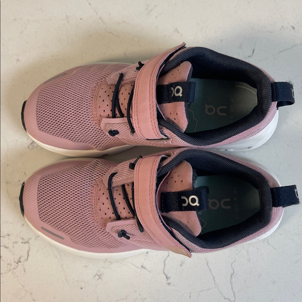 On Running Cloud Play Kids Athletic Shoes Size 13 Zephyr / White Girls Trainers - Picture 15 of 17